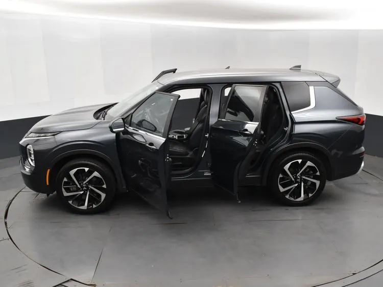 Used 2024 Mitsubishi Outlander FWD image 7