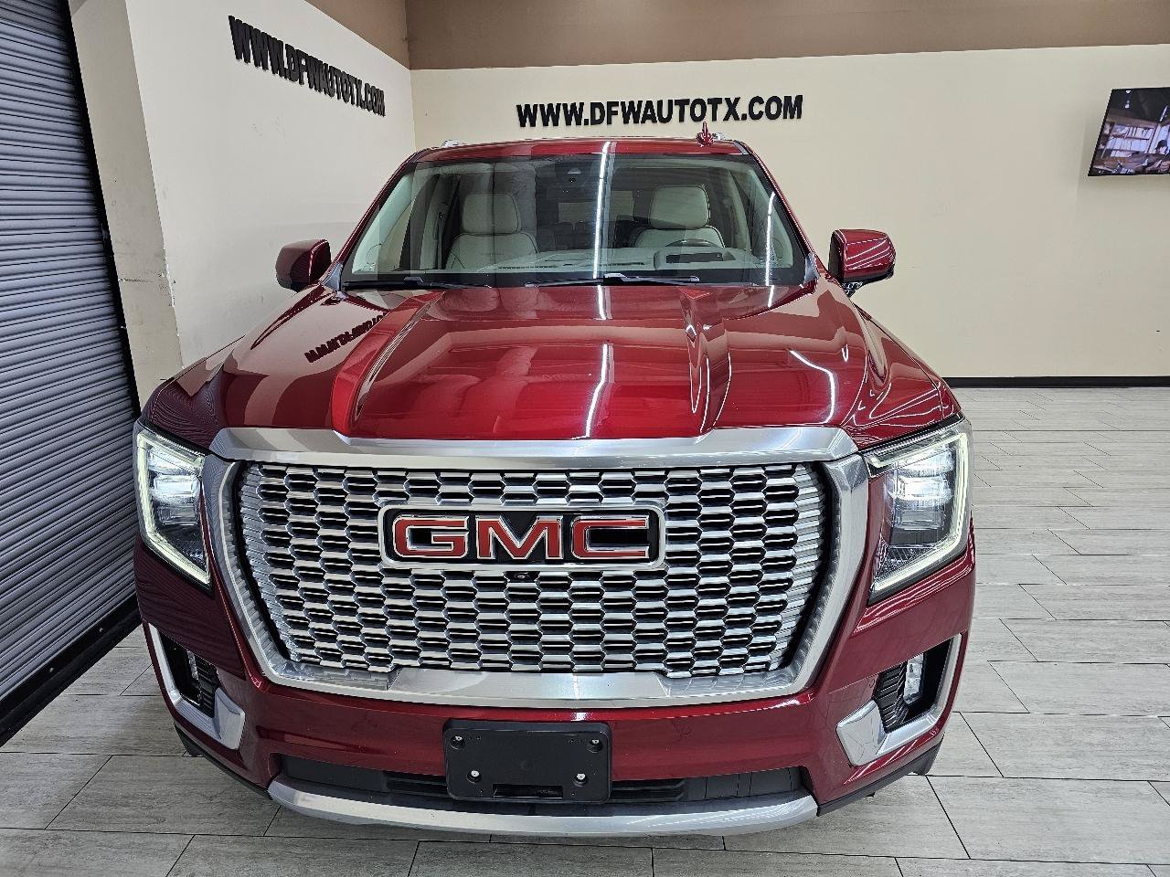 Used 2021 GMC Yukon Denali RWD image 3