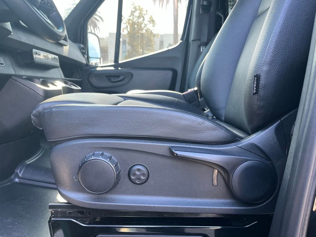 Used 2024 Mercedes-Benz Sprinter 2500 image 20