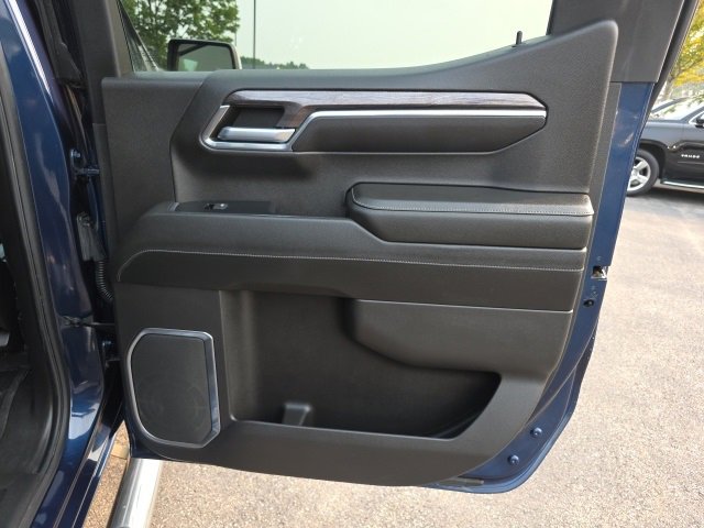 Used 2022 Chevrolet Silverado 1500 LTZ w/ LTZ Premium Package image 16