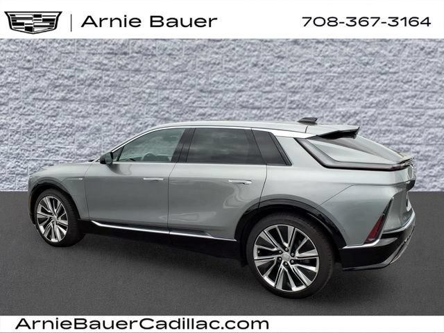 Used 2025 Cadillac Lyriq Luxury w/ LPO, Floor Liner Package AWD/4WD image 8