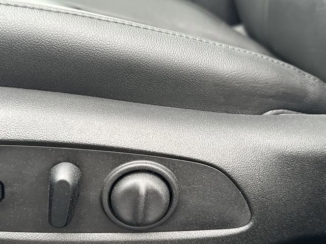 Used 2019 Chevrolet Malibu LT w/ Leather Package image 12