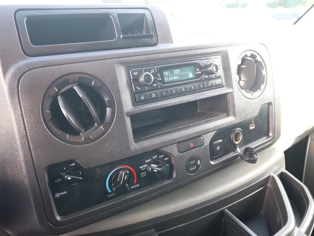 Certified 2022 Ford E-450 and Econoline 450 Super Duty w/ Power Windows & Locks Group image 21