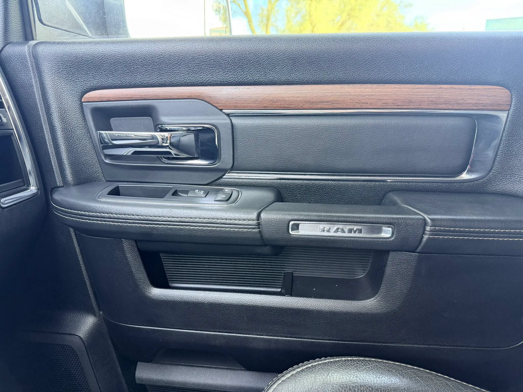 Used 2016 RAM 2500 Laramie AWD/4WD image 20