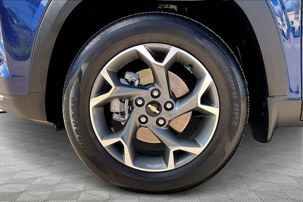 Used 2024 Chevrolet Trax LT w/ Driver Confidence Package image 8