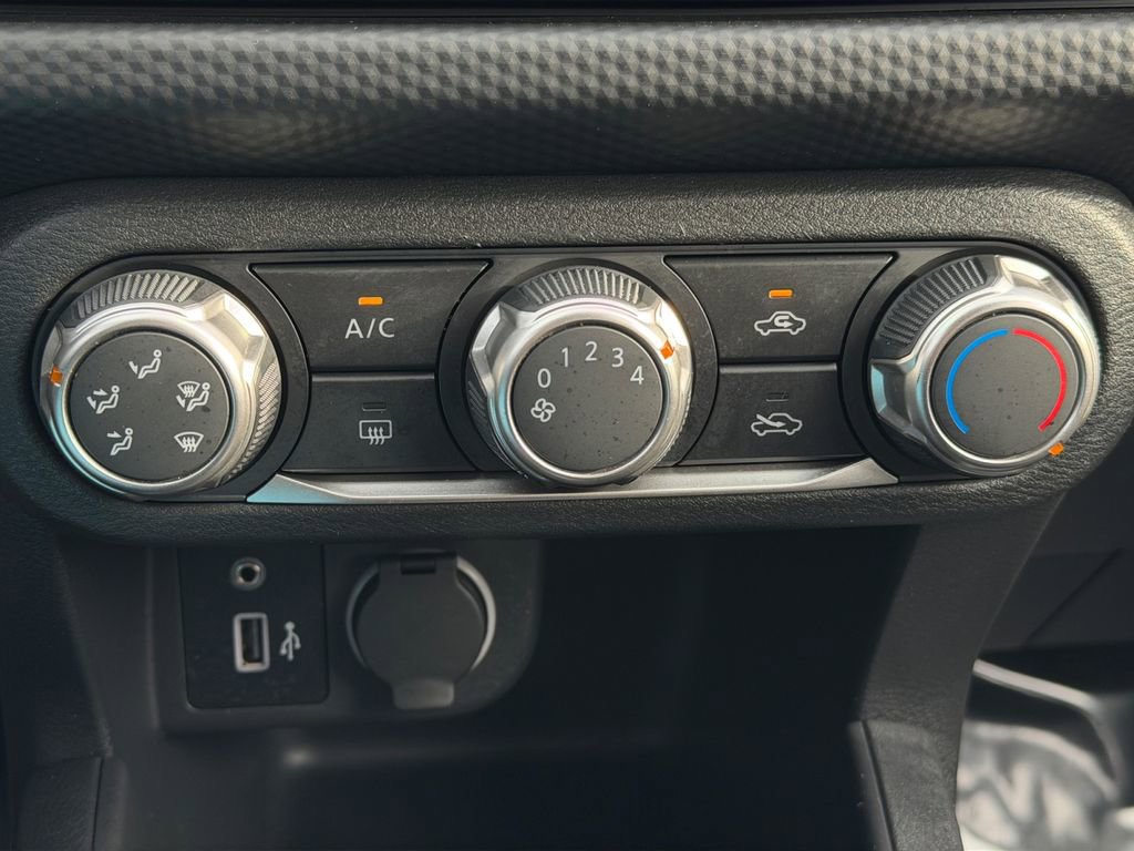 Used 2024 Nissan Kicks S image 19