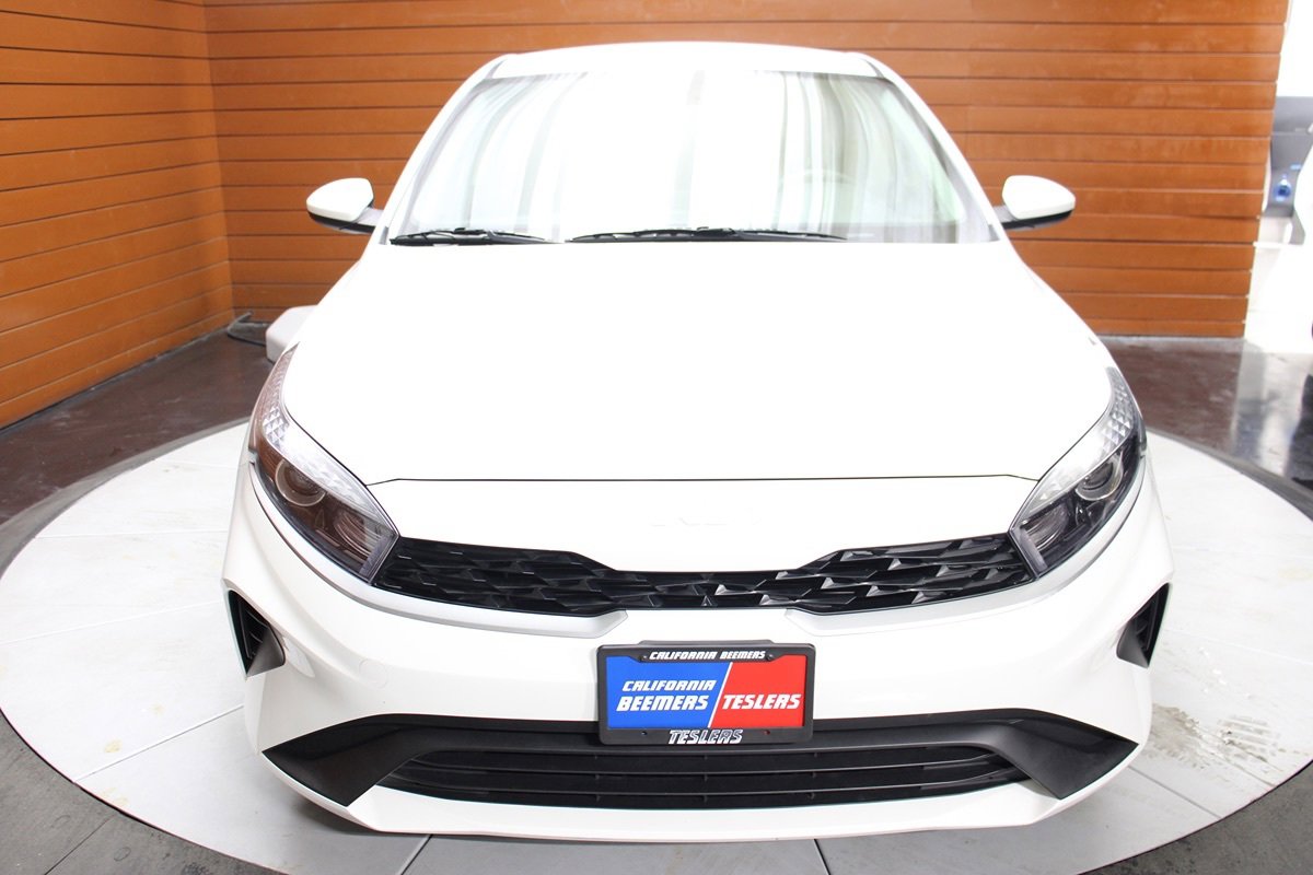 Used 2023 Kia Forte LX FWD image 2