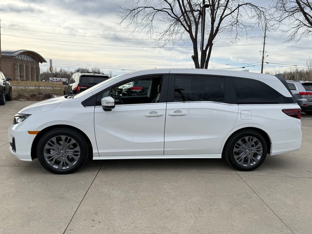 Certified 2026 Honda Odyssey Touring image 9