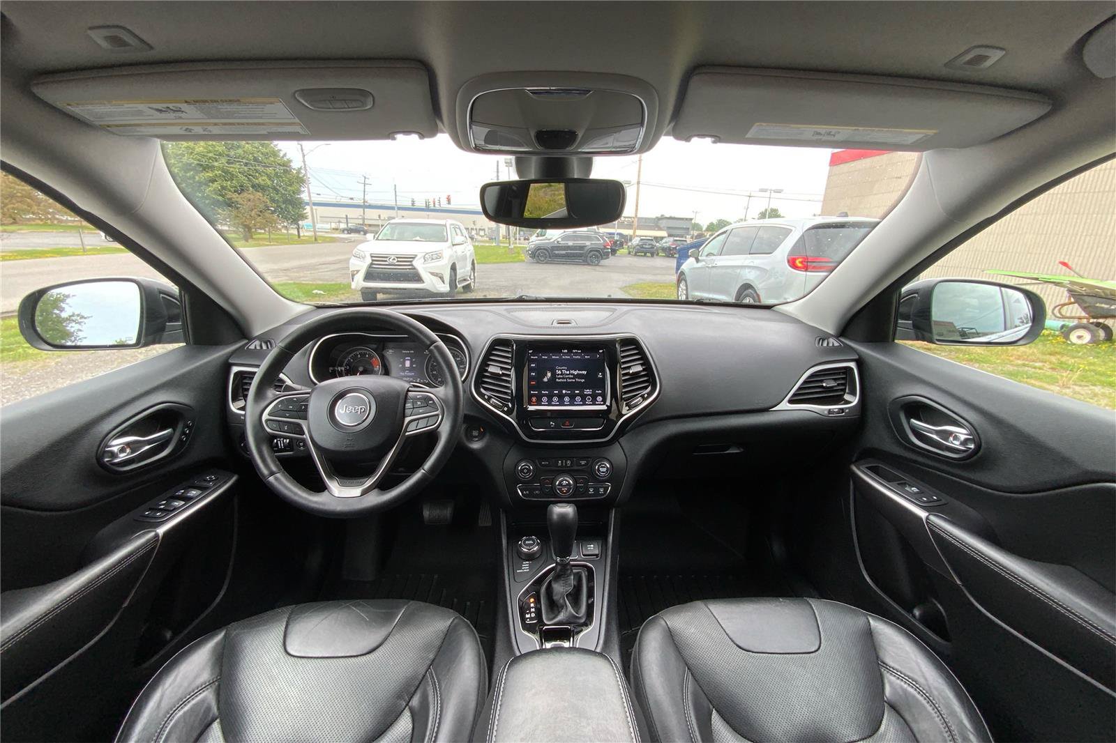 Used 2019 Jeep Cherokee Limited AWD/4WD image 32