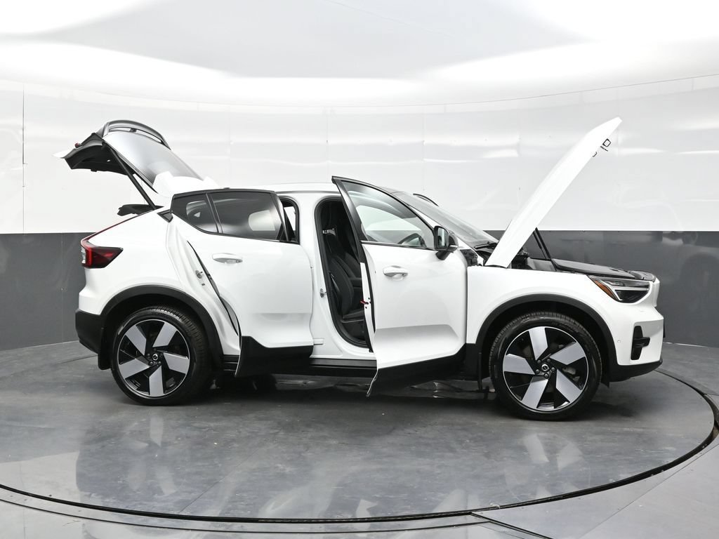 Used 2023 Volvo C40 P8 Recharge Ultimate AWD/4WD image 45