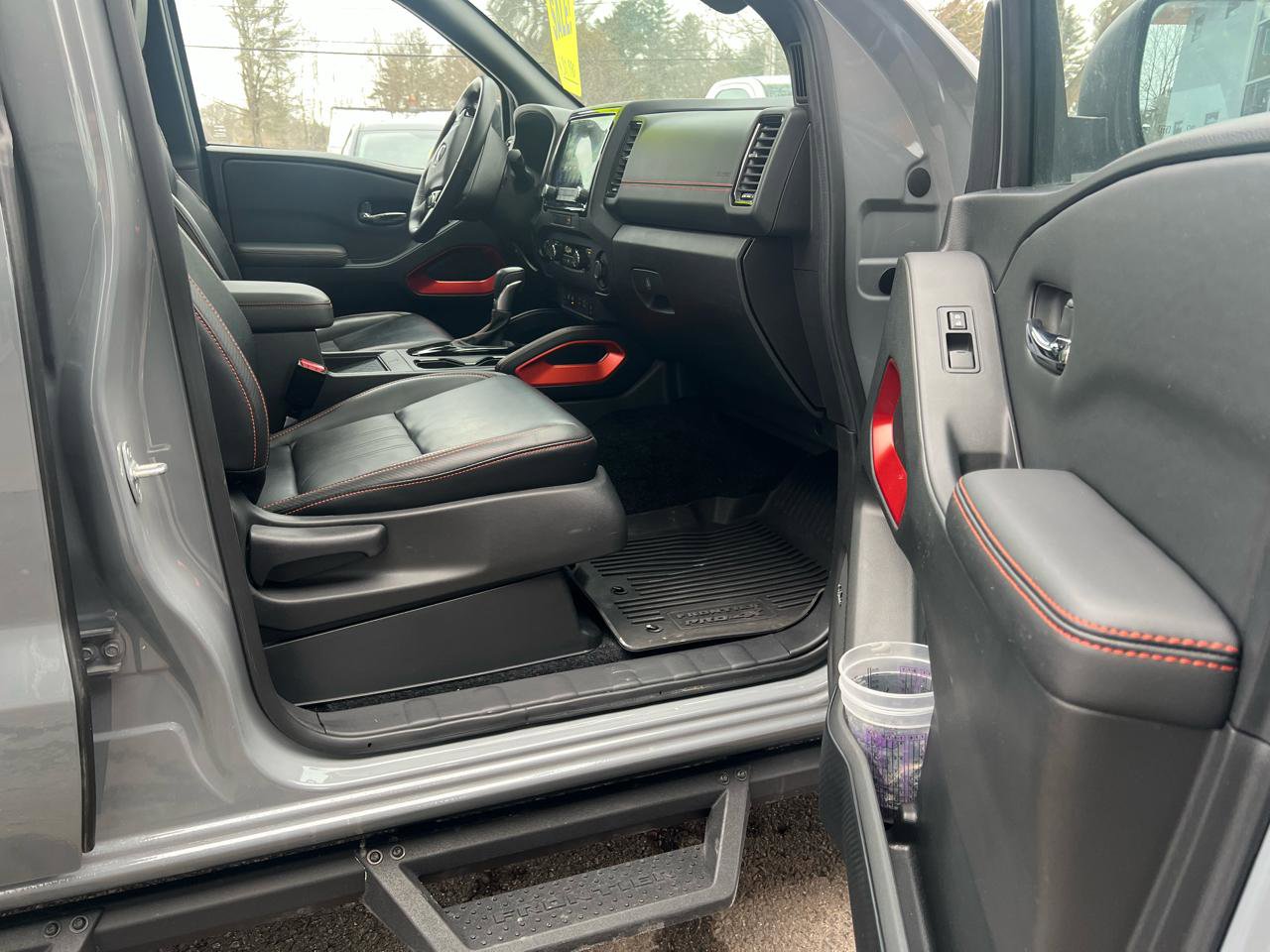 Used 2023 Nissan Frontier PRO-4X w/ Pro-4X Premium Package image 14