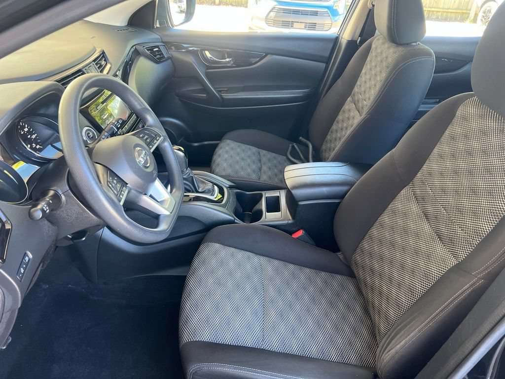 Used 2017 Nissan Rogue Sport SV AWD/4WD image 4