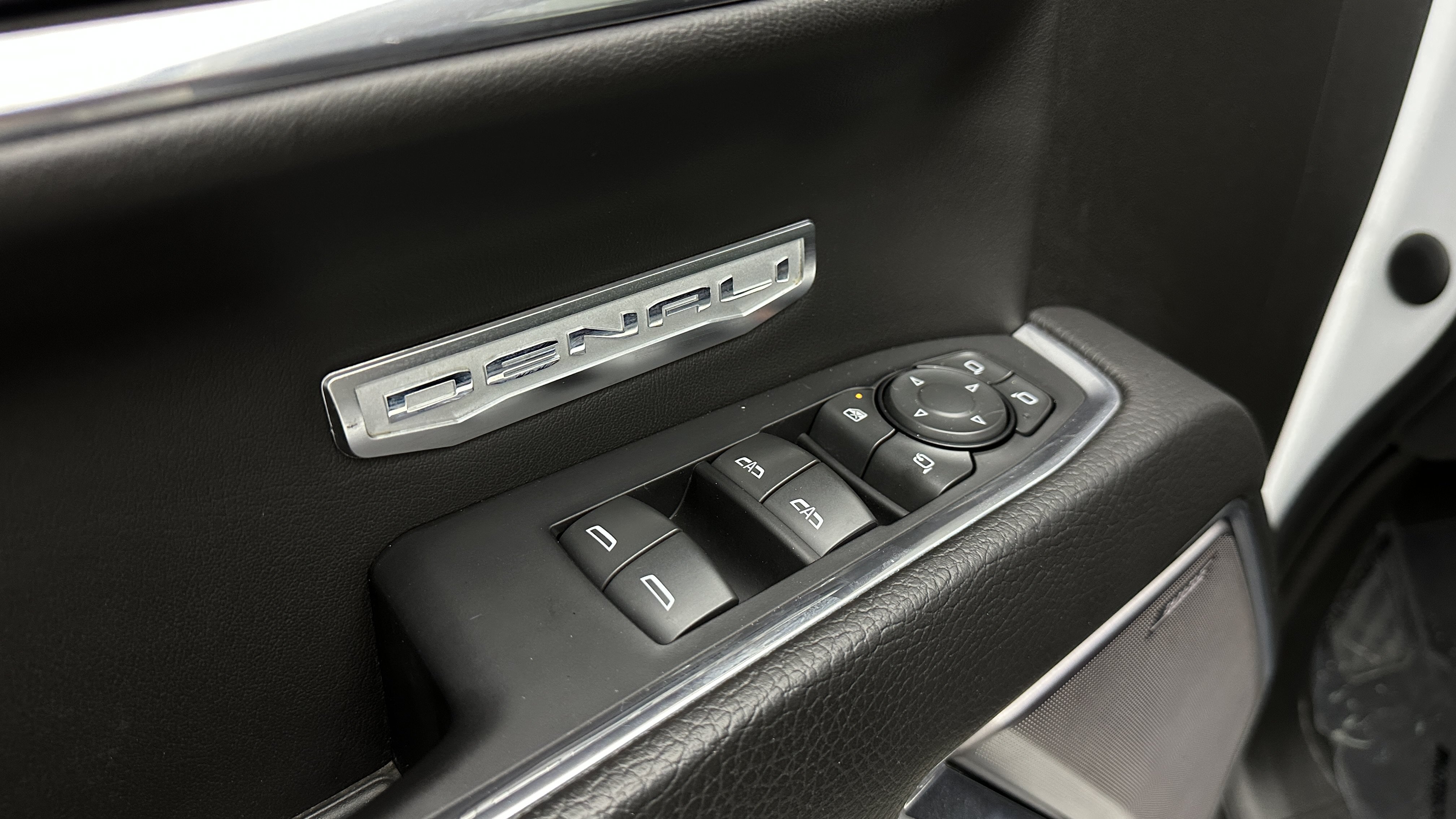 Used 2022 GMC Sierra 1500 Denali AWD/4WD image 14