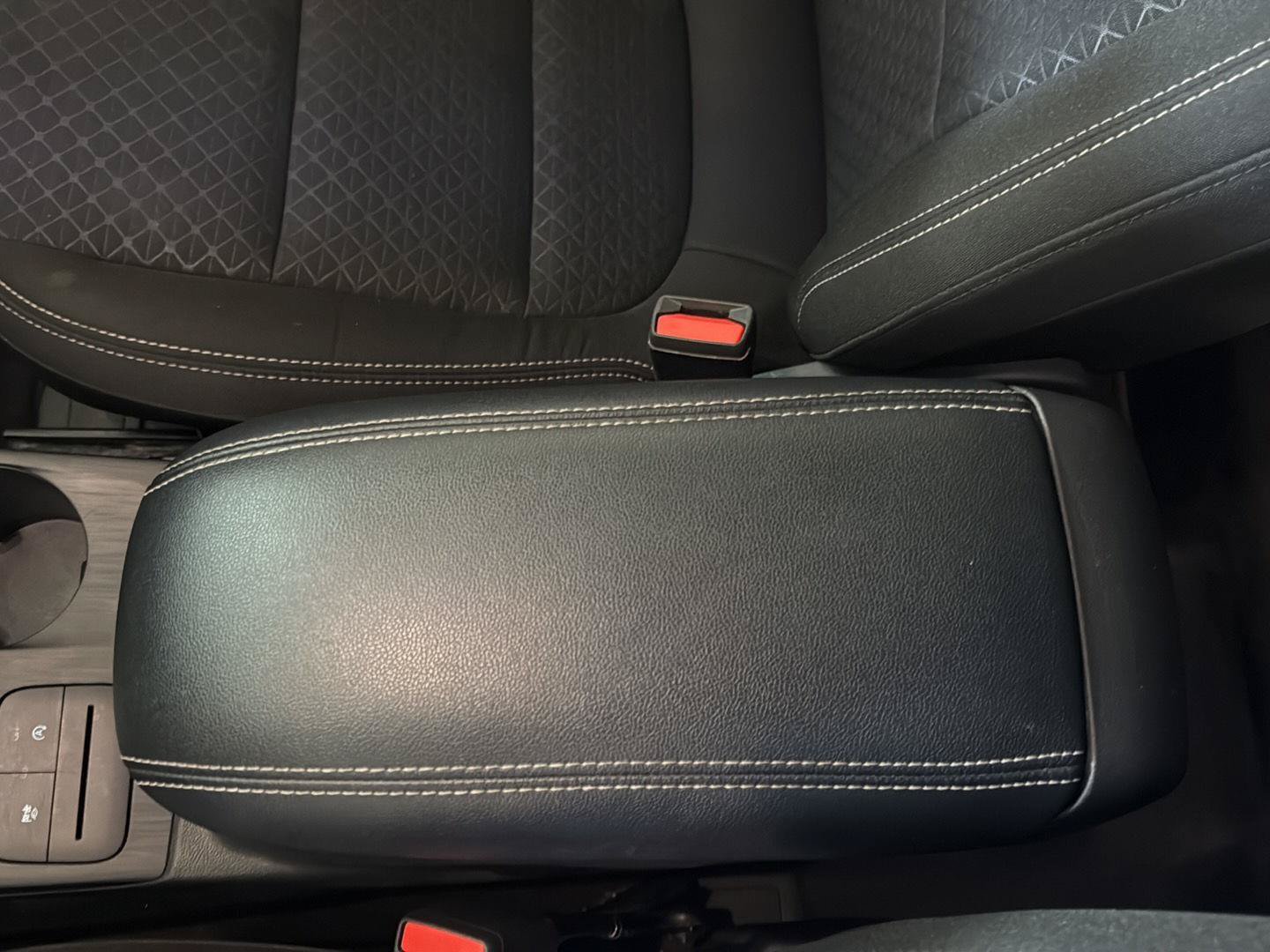 Used 2025 Ford Escape Active AWD/4WD image 22
