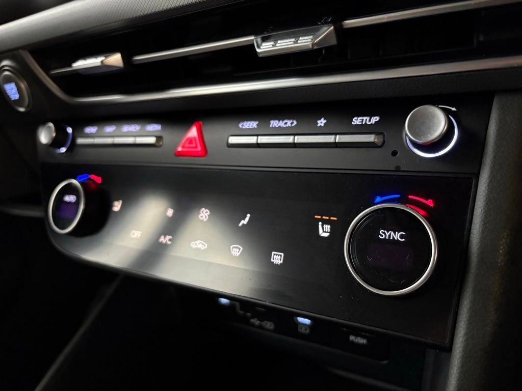 Used 2025 Hyundai Sonata SEL FWD image 32