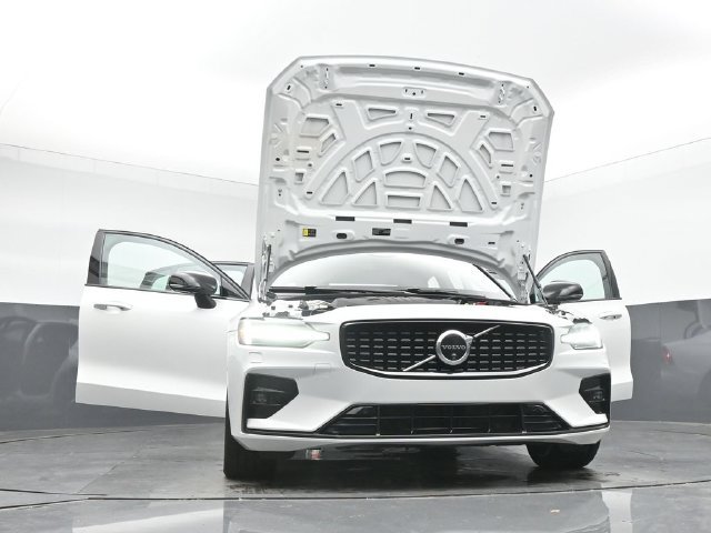 Used 2025 Volvo S60 B5 Plus FWD image 53