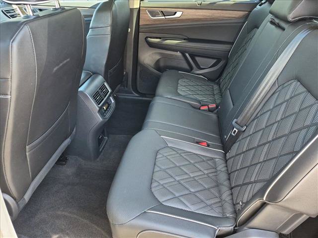 Used 2024 Volkswagen Atlas SEL Premium R-Line AWD/4WD image 21