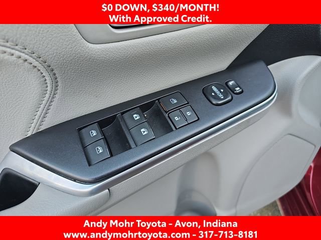 Used 2017 Toyota Camry XLE FWD image 12