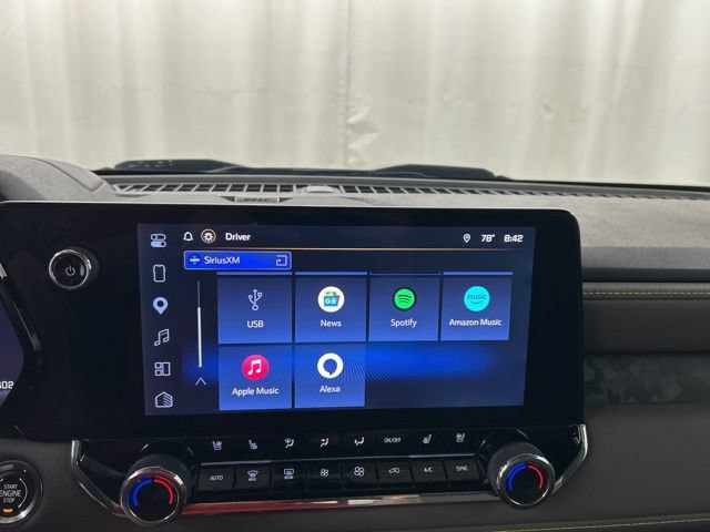 Used 2025 Chevrolet Colorado ZR2 w/ Technology Package AWD/4WD image 14