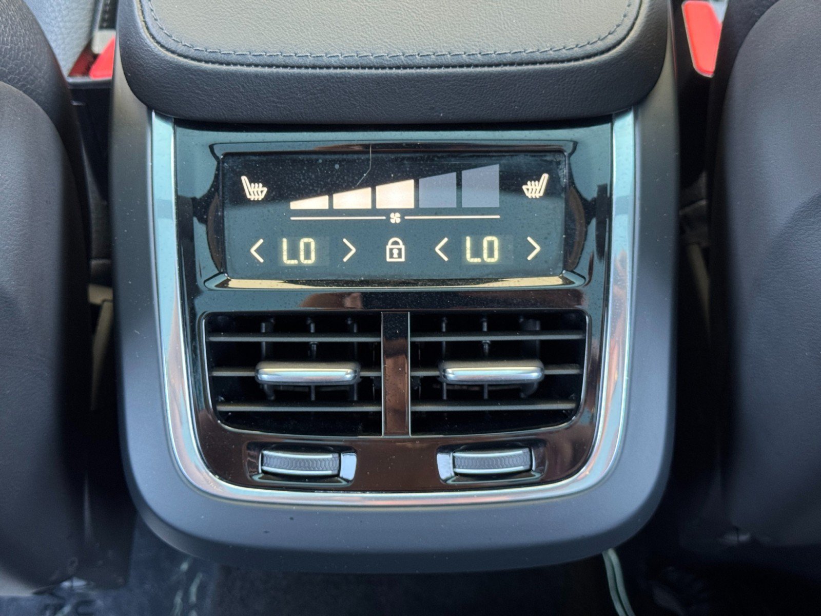 Used 2023 Volvo XC90 B6 Plus w/ Protection Package Premier AWD/4WD image 34