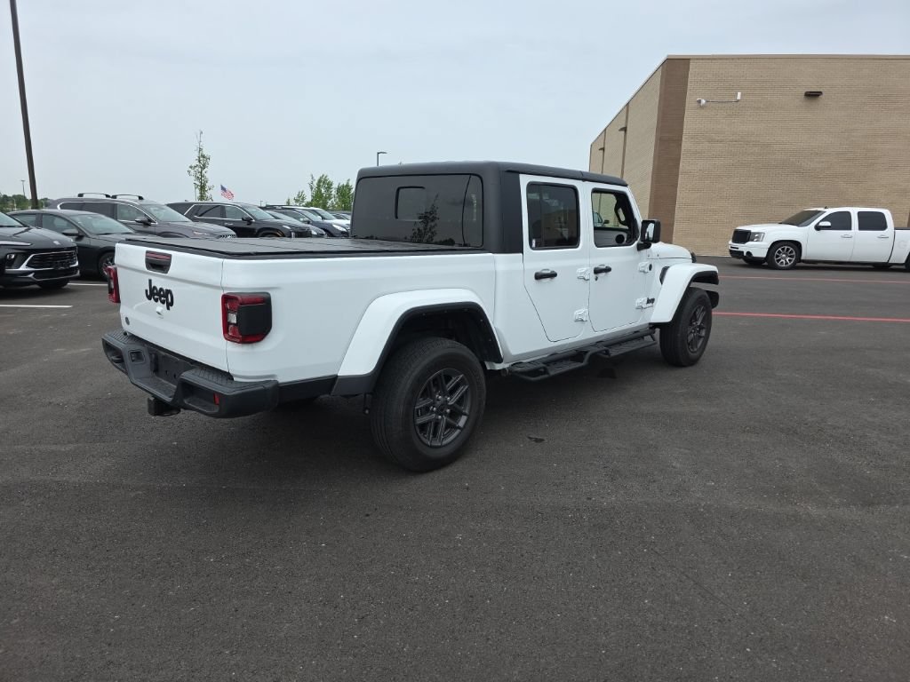 Used 2024 Jeep Gladiator Sport AWD/4WD image 5