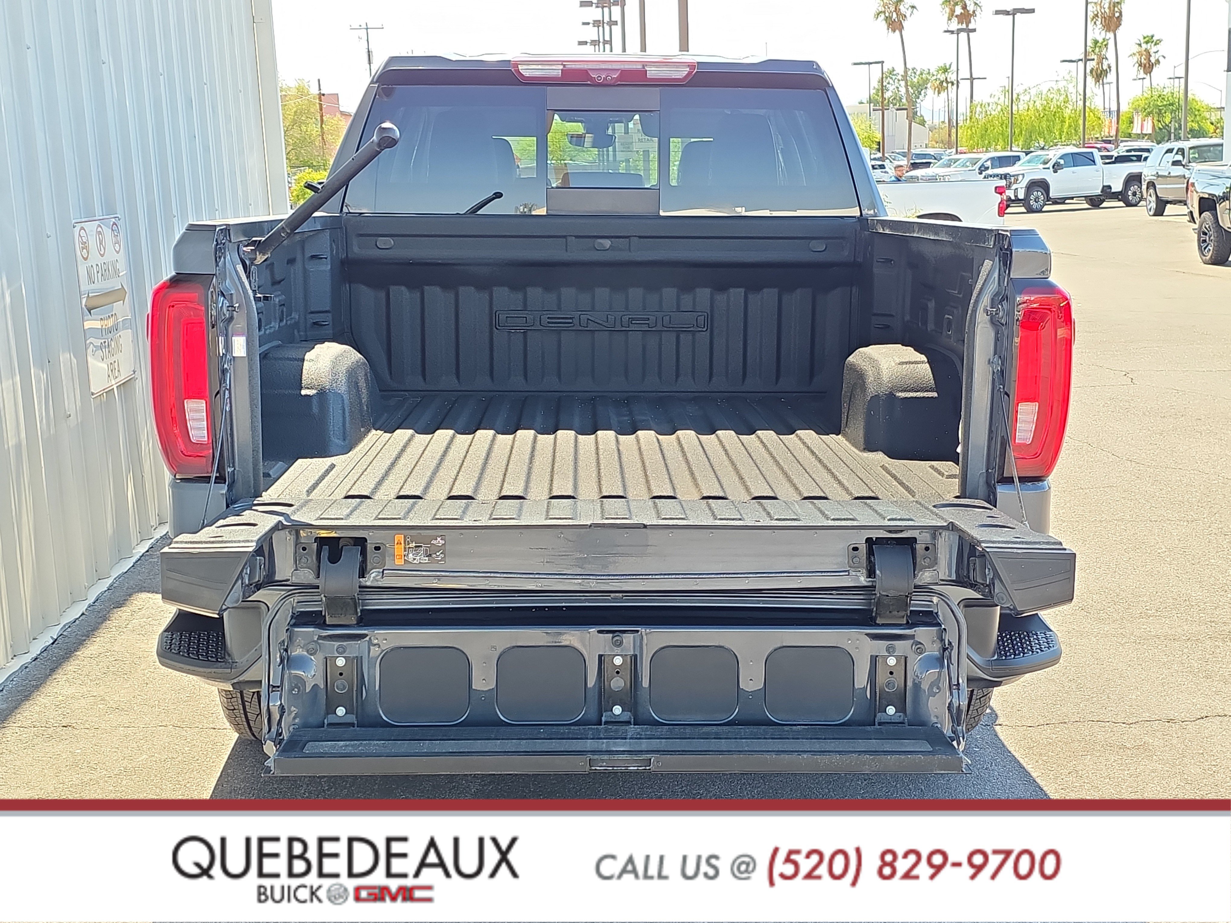 Used 2021 GMC Sierra 1500 Denali w/ Denali Ultimate Package AWD/4WD image 7