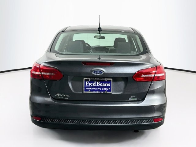 Used 2018 Ford Focus SE w/ SE Appearance Package FWD image 7