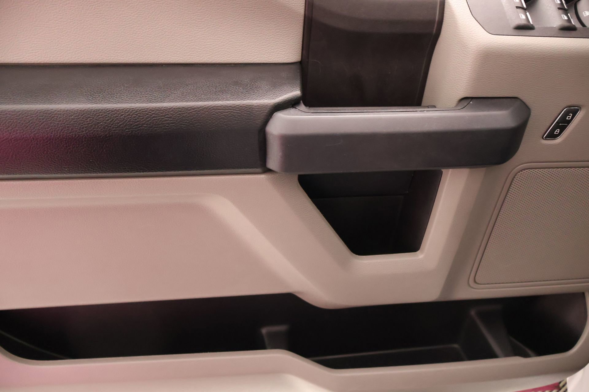 Used 2019 Ford F150 XL w/ Equipment Group 101A Mid AWD/4WD image 14