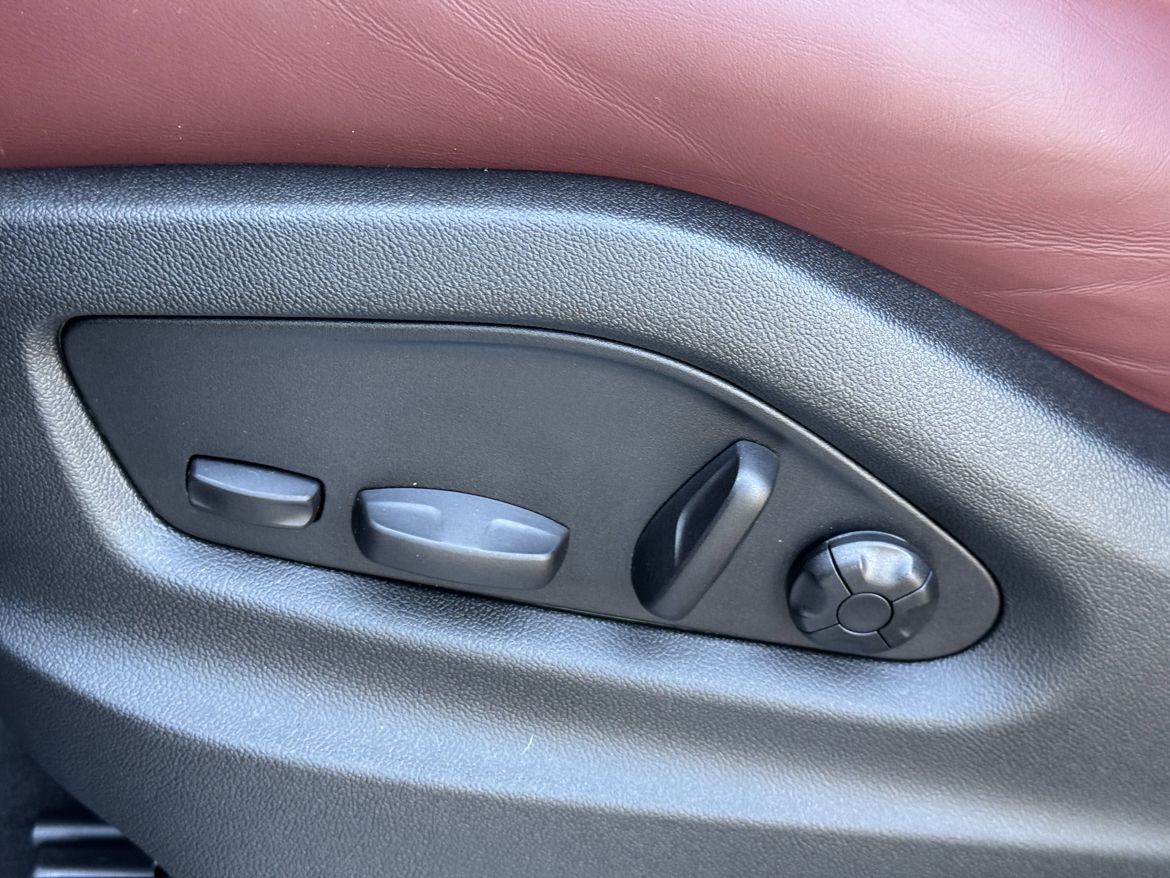 New 2025 Porsche Cayenne Coupe image 25