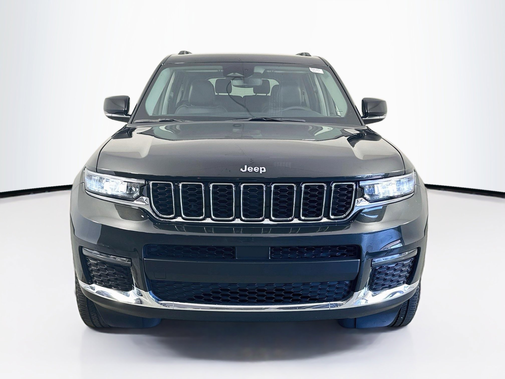 Used 2023 Jeep Grand Cherokee L Limited RWD image 2