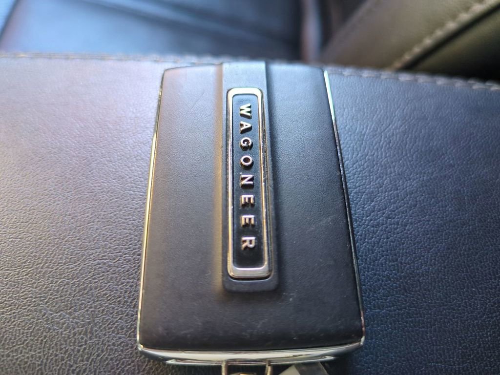 Used 2024 Jeep Wagoneer L Series III w/ Flexible Seating Group image 39