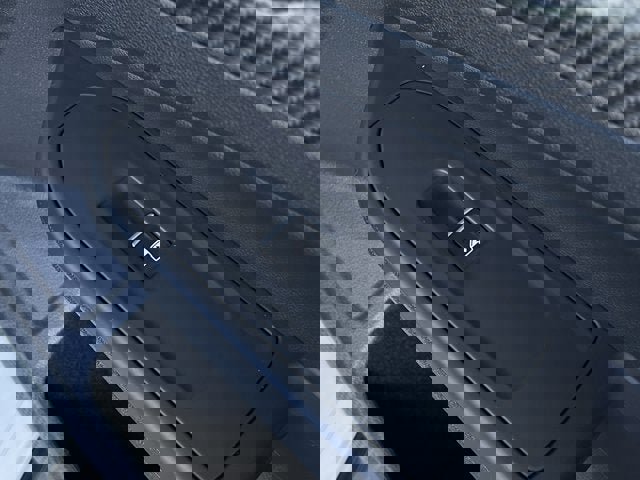 Used 2023 Volkswagen Golf 20th Anniversary Edition image 19