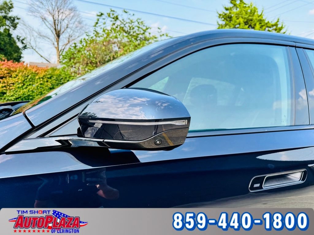 Used 2025 BMW 740i xDrive w/ Premium Package AWD/4WD image 14