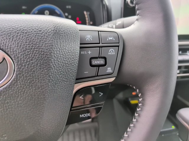 Used 2026 Toyota Camry SE w/ Multimedia Upgrade Package FWD image 17