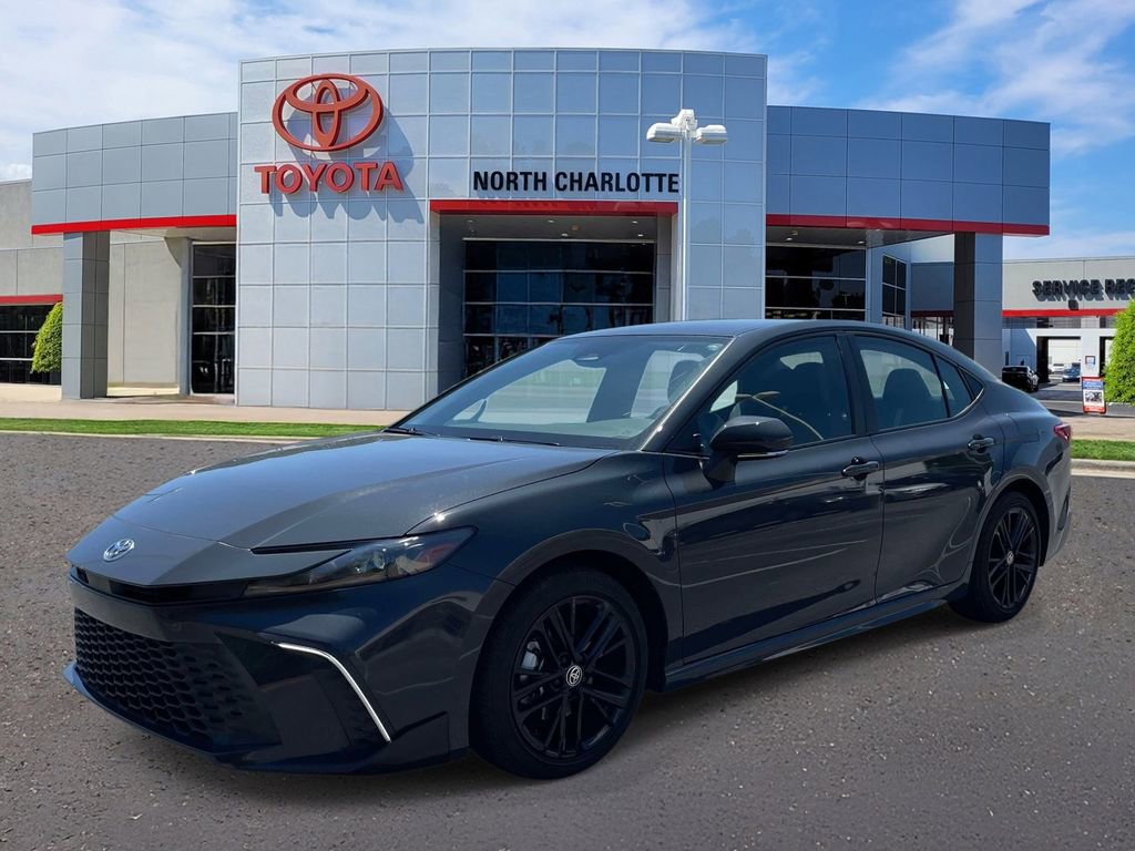 Used 2025 Toyota Camry SE FWD image 4