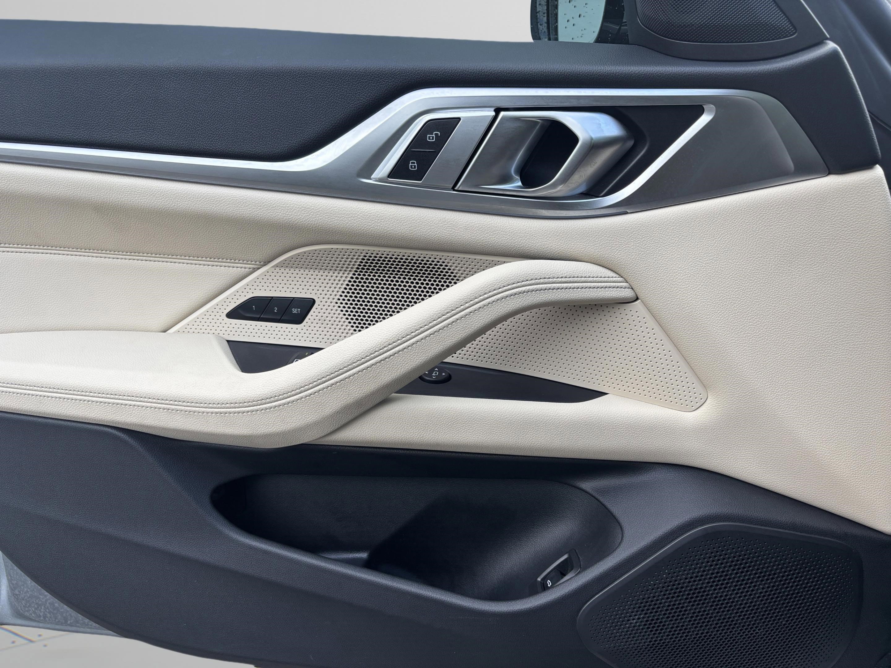 Used 2023 BMW i4 eDrive40 w/ Premium Package image 17