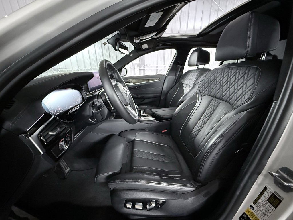 Used 2021 BMW M550i xDrive w/ Premium Package image 19