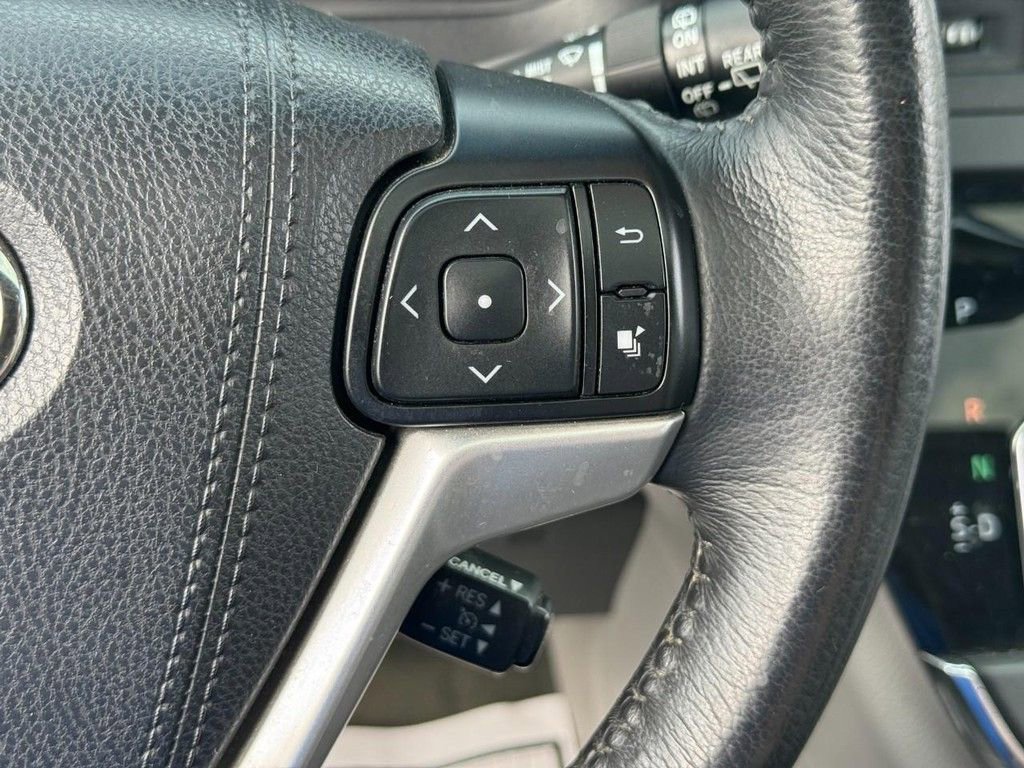 Used 2017 Toyota Sienna XLE Premium w/ Protection Package FWD image 20