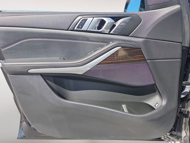 Used 2023 BMW X5 xDrive45e image 16