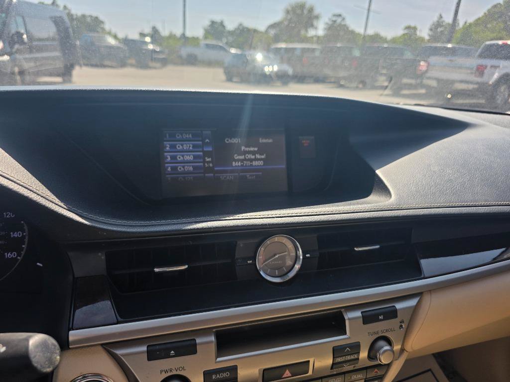 Used 2013 Lexus ES 350 w/ Luxury Pkg FWD image 17