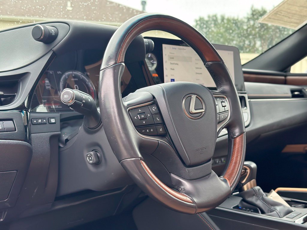 Used 2024 Lexus ES 350 w/ Accessory Package (Z1) FWD image 17