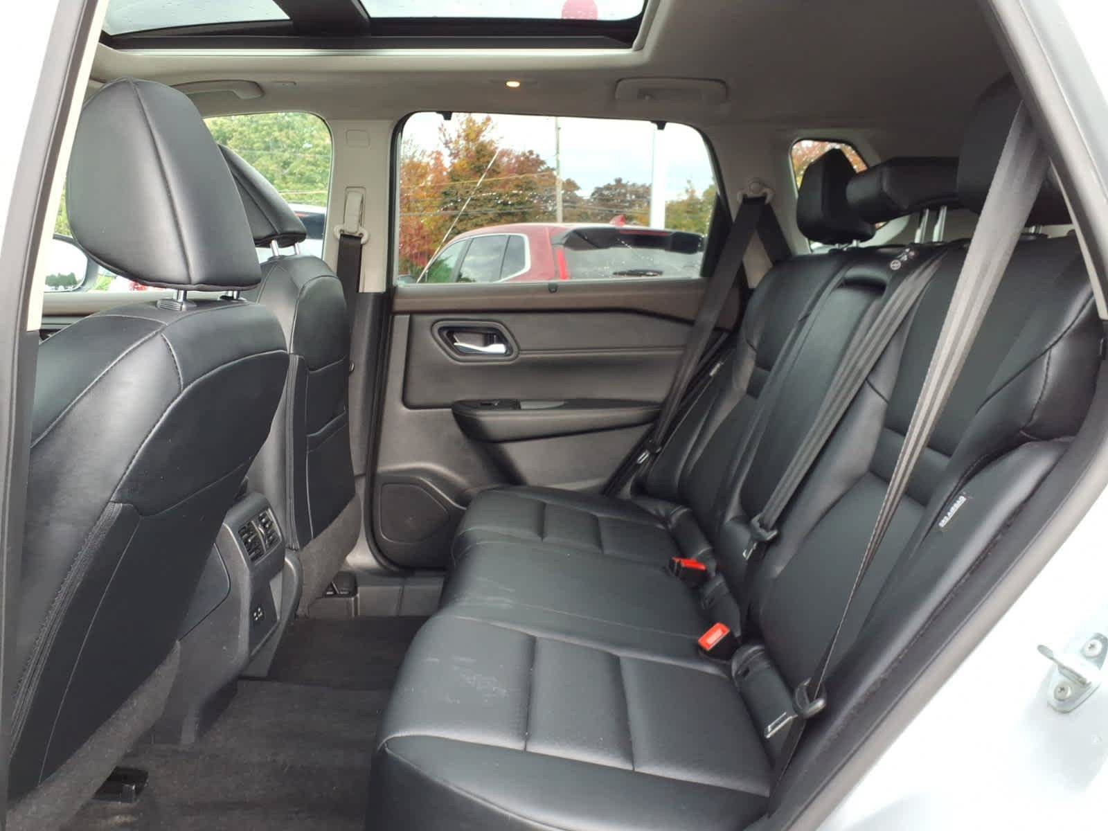 Used 2023 Nissan Rogue SV w/ SV Premium B Package AWD/4WD image 13