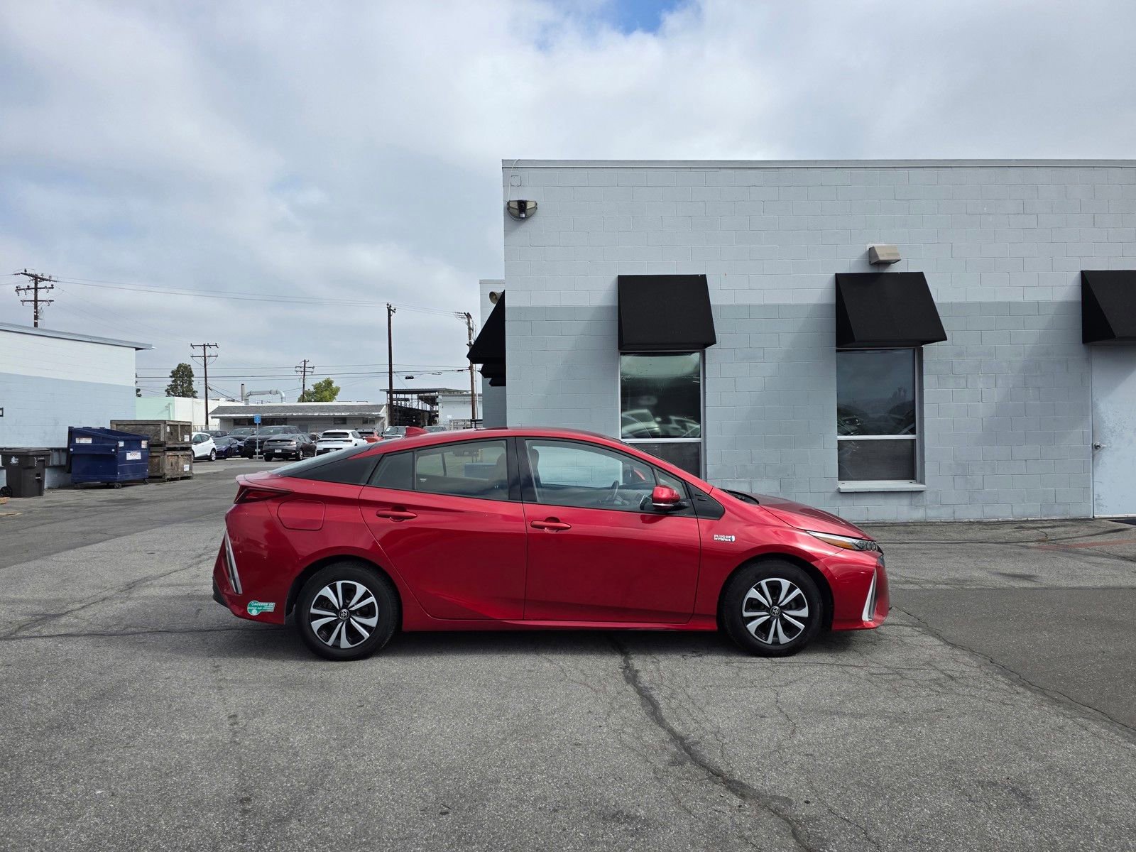 Used 2017 Toyota Prius Prime Plus w/ Carpet Mat Package FWD image 8