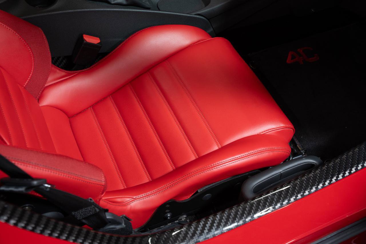 Used 2018 Alfa Romeo 4C Spider RWD image 56