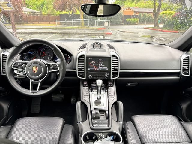Used 2017 Porsche Cayenne Platinum Edition image 11