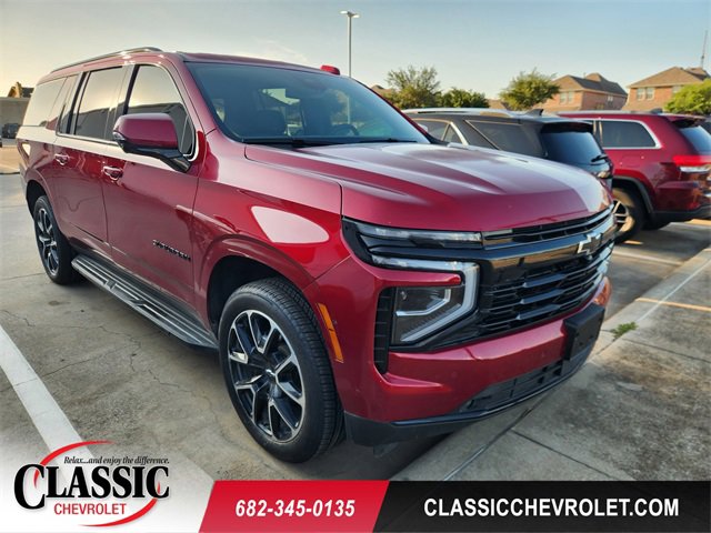 Used 2025 Chevrolet Suburban RST w/ RST Capability Package AWD/4WD video 1