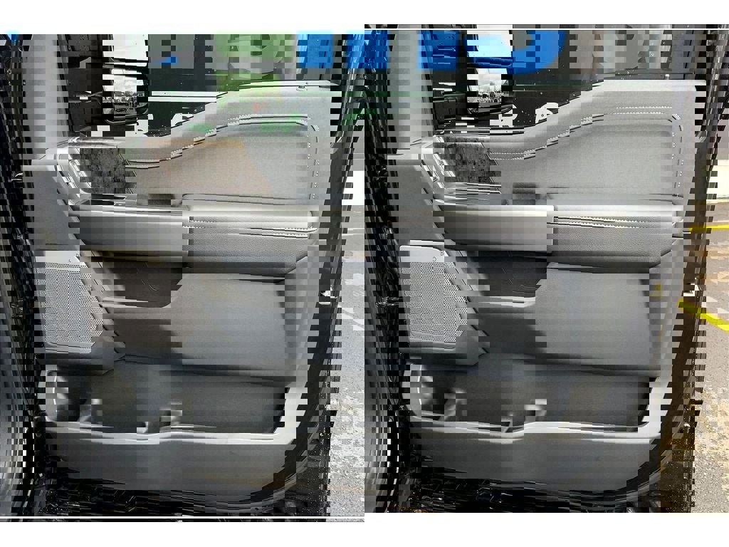 Used 2026 Ford F450 Lariat image 25