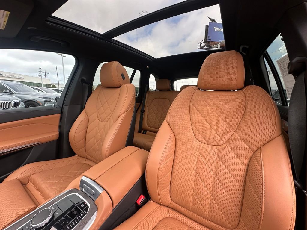 Certified 2025 BMW X5 xDrive40i w/ M Sport Package image 11