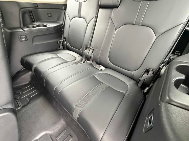 Used 2024 Honda Pilot Touring image 20