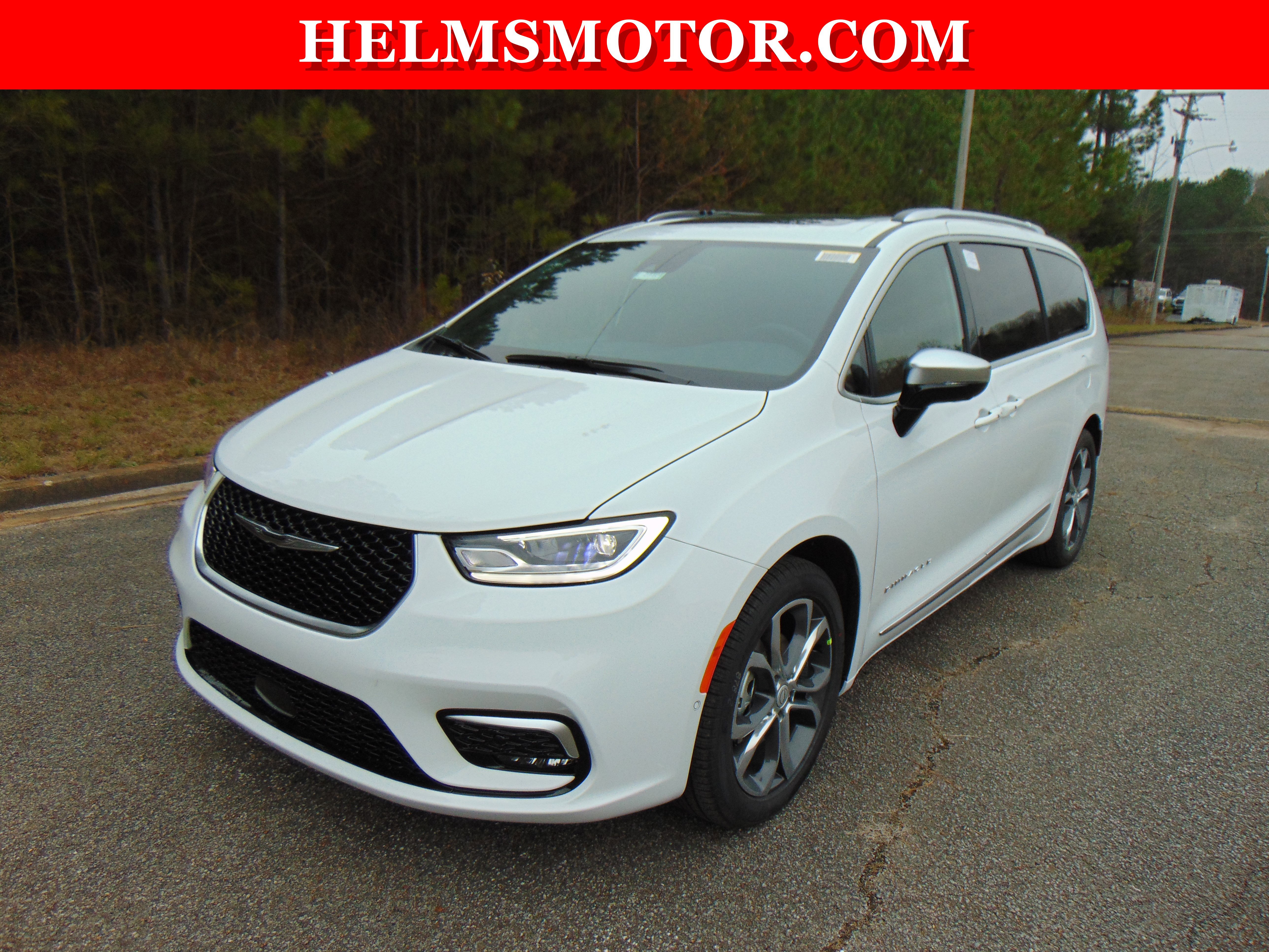 New 2026 Chrysler Pacifica Pinnacle image 3